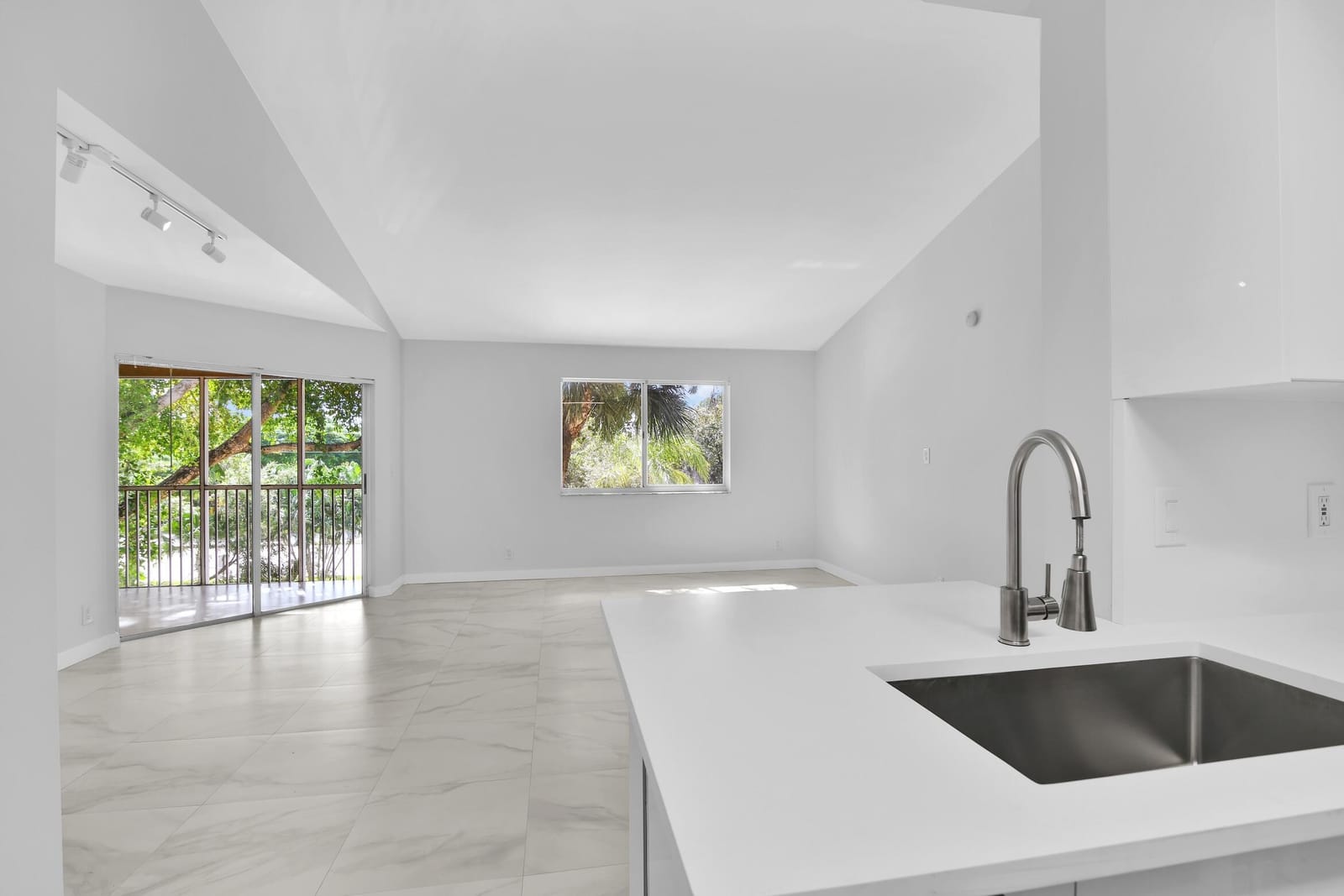 4005 W Mcnab Road C302, Pompano Beach, FL 33069 photo 10