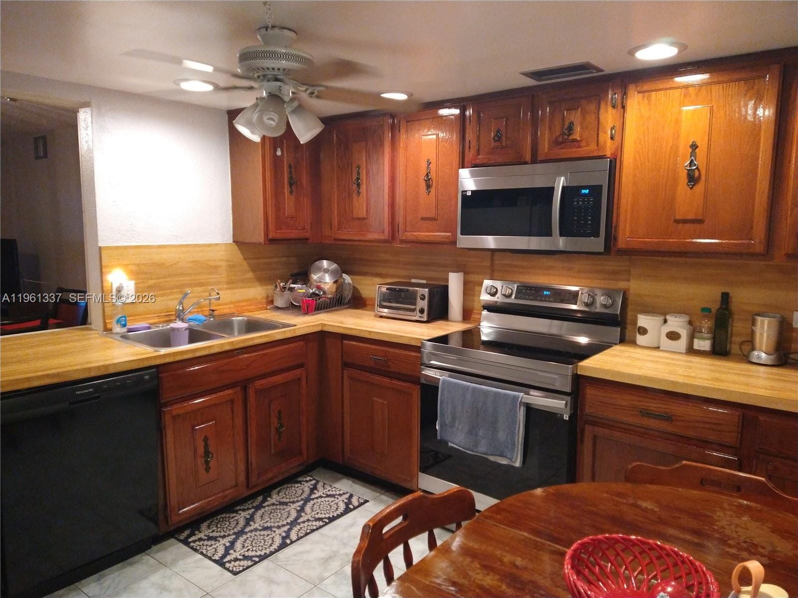 7554 Stirling Road 105 — photo 3