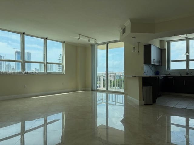 2000 N Bayshore Drive 1402, sold in Cite Condo, Miami, FL