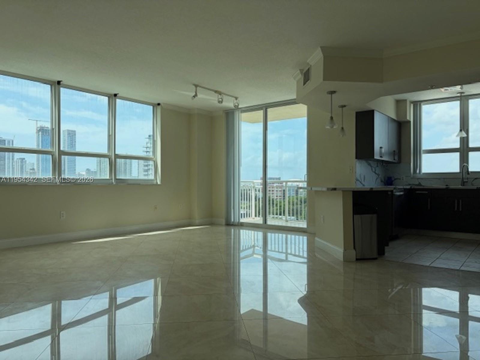 Sold home at 2000 N Bayshore Drive 1402, Miami, FL 33137
