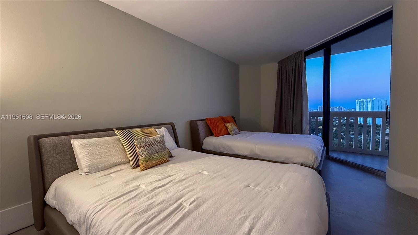 2000 Island Boulevard 2404, Aventura, FL 33160 photo 15