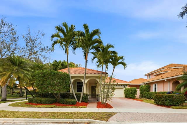 123 Via Santa Cruz, sold in Paseos, Jupiter, FL