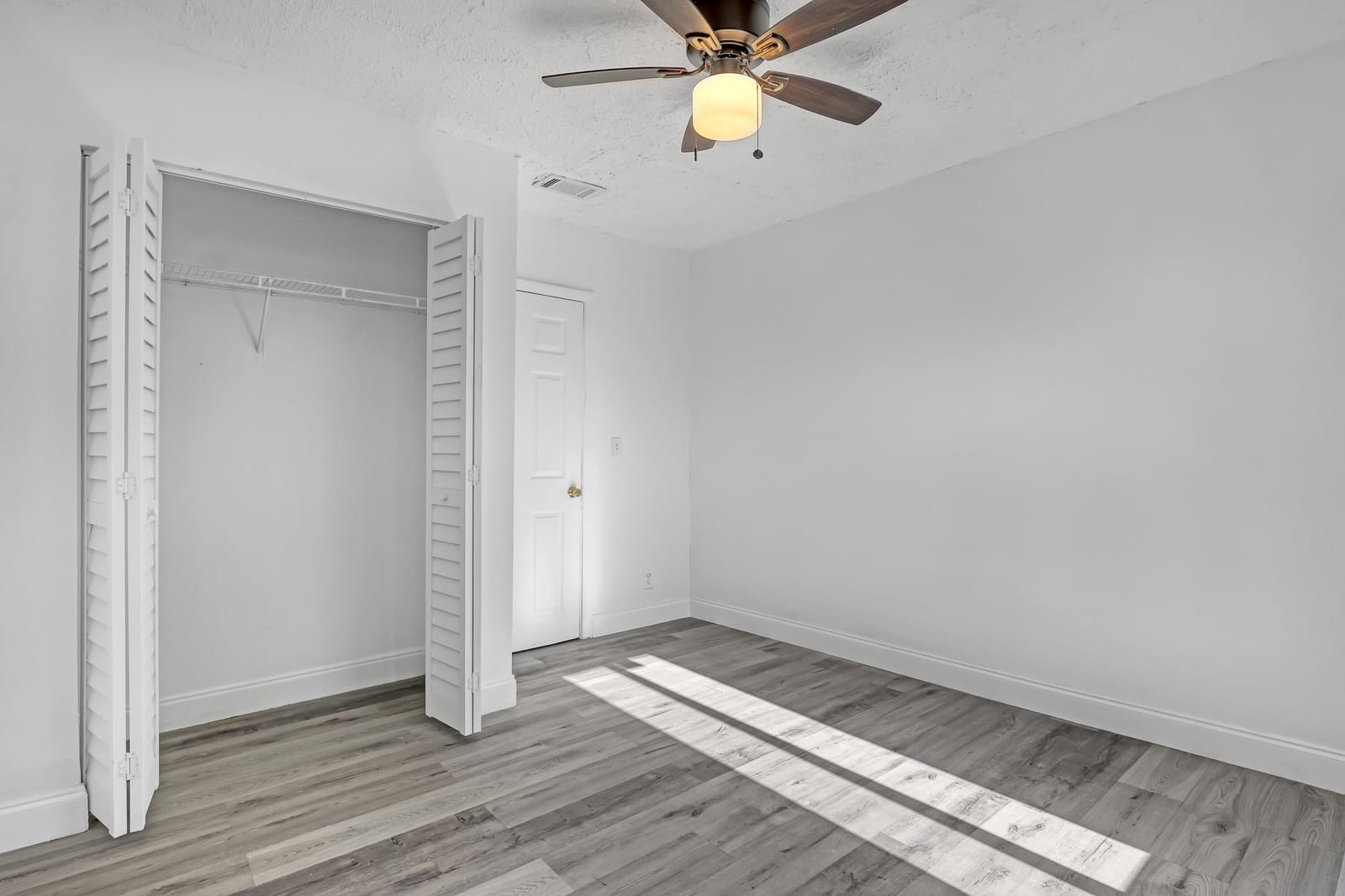 180 W 15th Street — photo 8
