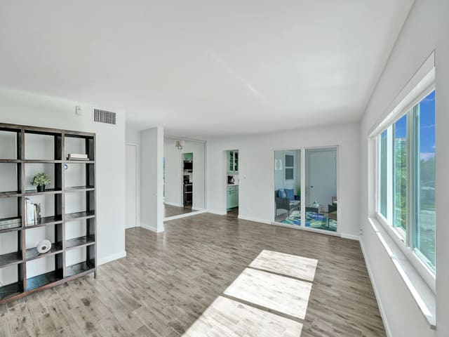 720 Bayshore Drive 302, sold in Nautical Towers, Fort Lauderdale, FL