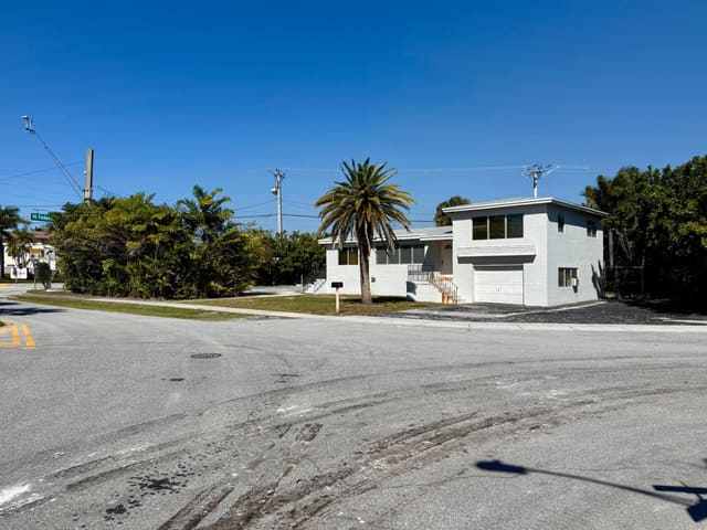 401 NE 15th Terrace, sold in Whisem Unit B, Boca Raton, FL