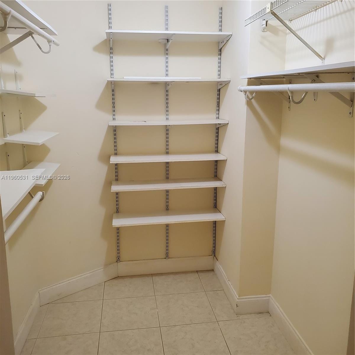 800 Parkview Drive 416 — photo 12