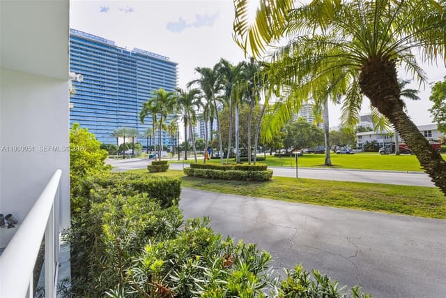 1 Harbour Way 108, Bal Harbour, FL 33154