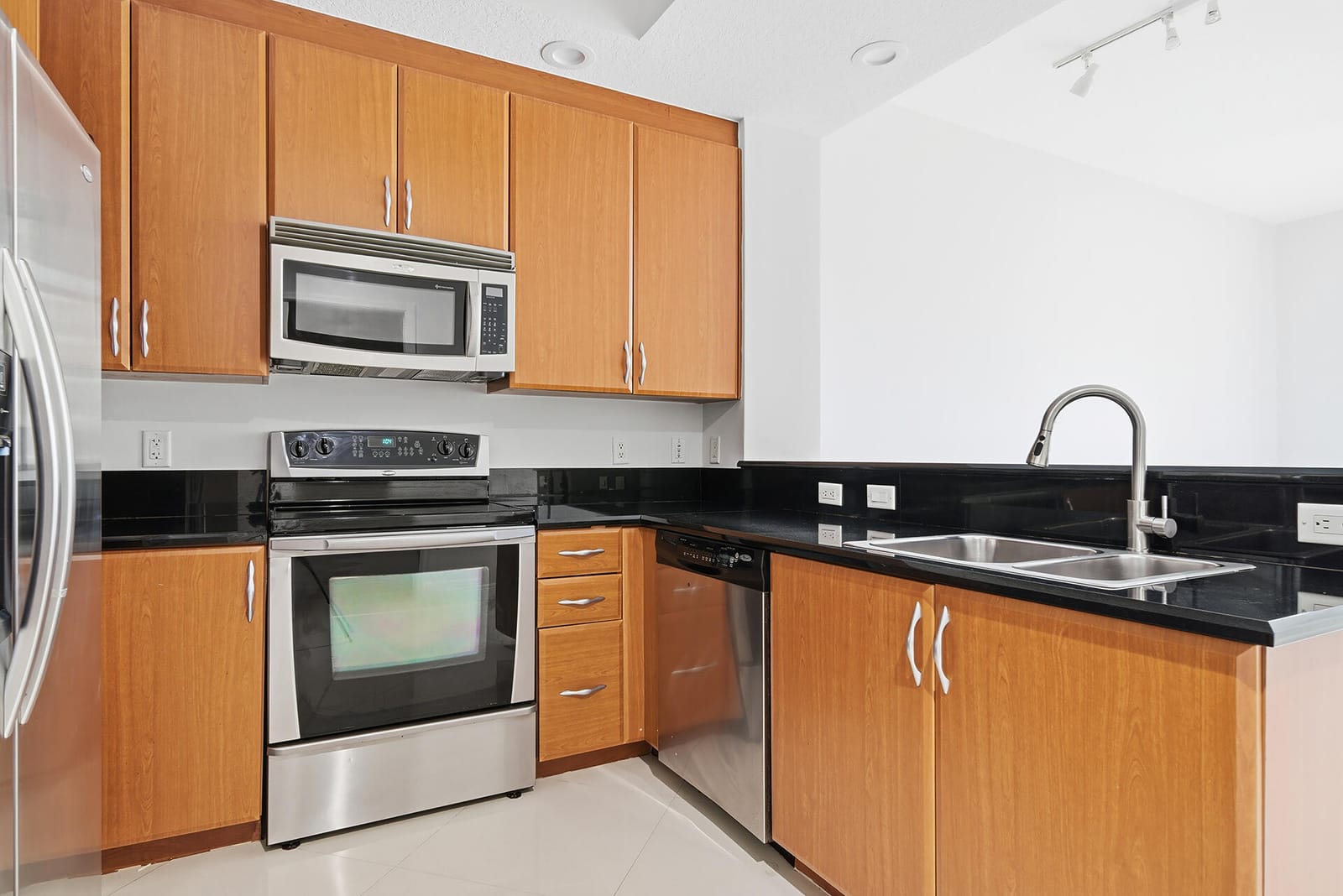 701 S Olive Avenue 1010, West Palm Beach, FL 33401 photo 2
