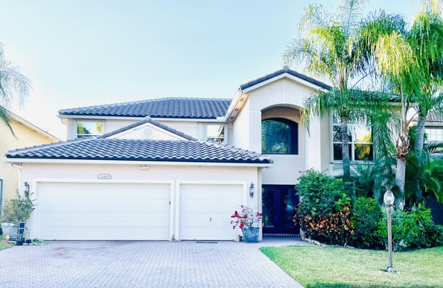 22465 Tiki Drive, sold in Boca Winds, Boca Raton, FL
