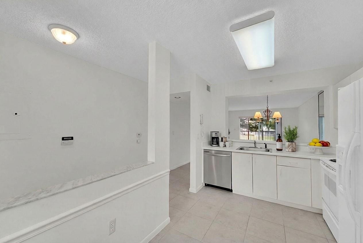 9537 Weldon Circle 202 — photo 8