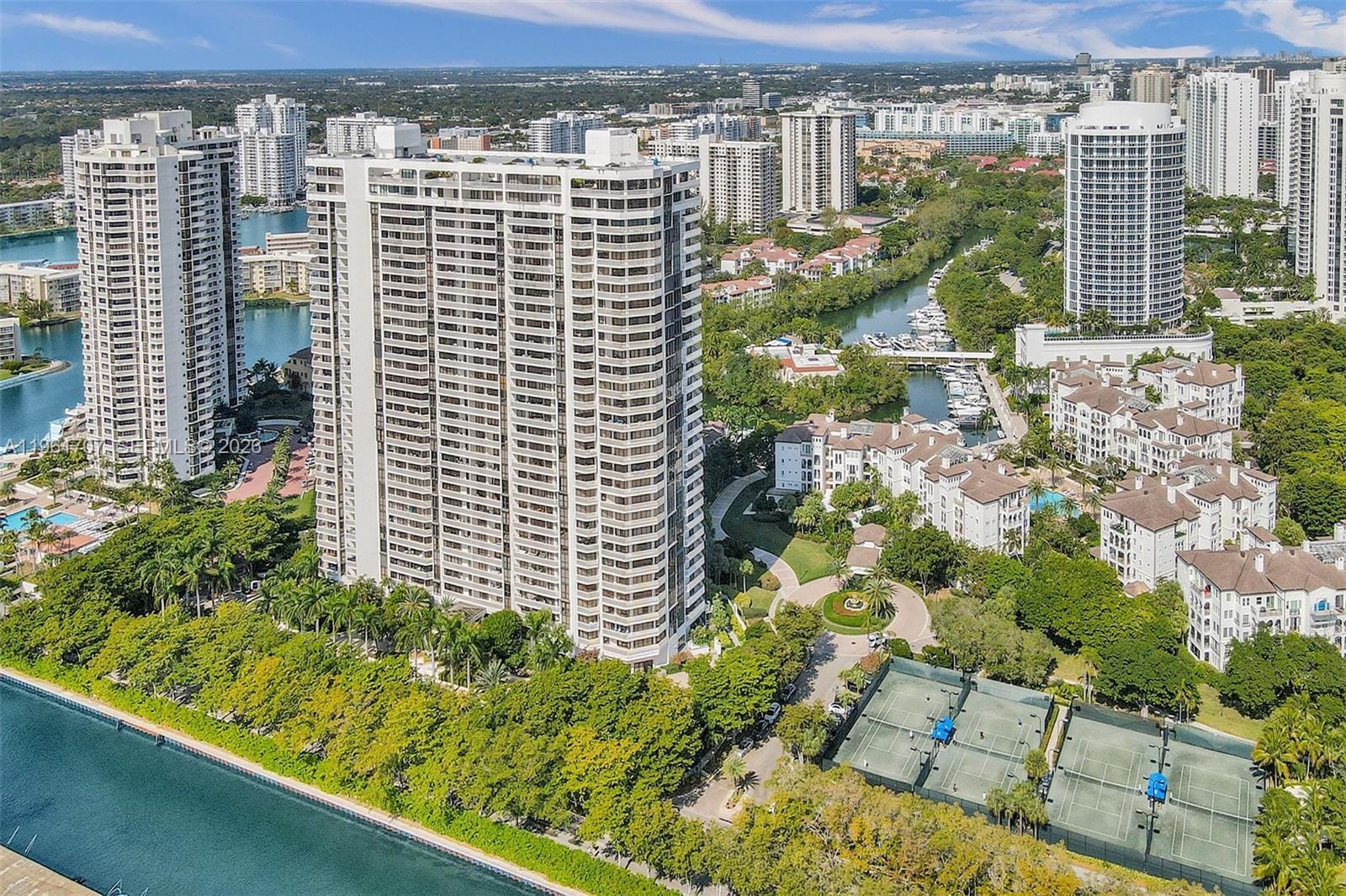 2000 Island Boulevard 503, Aventura, FL 33160 photo 11