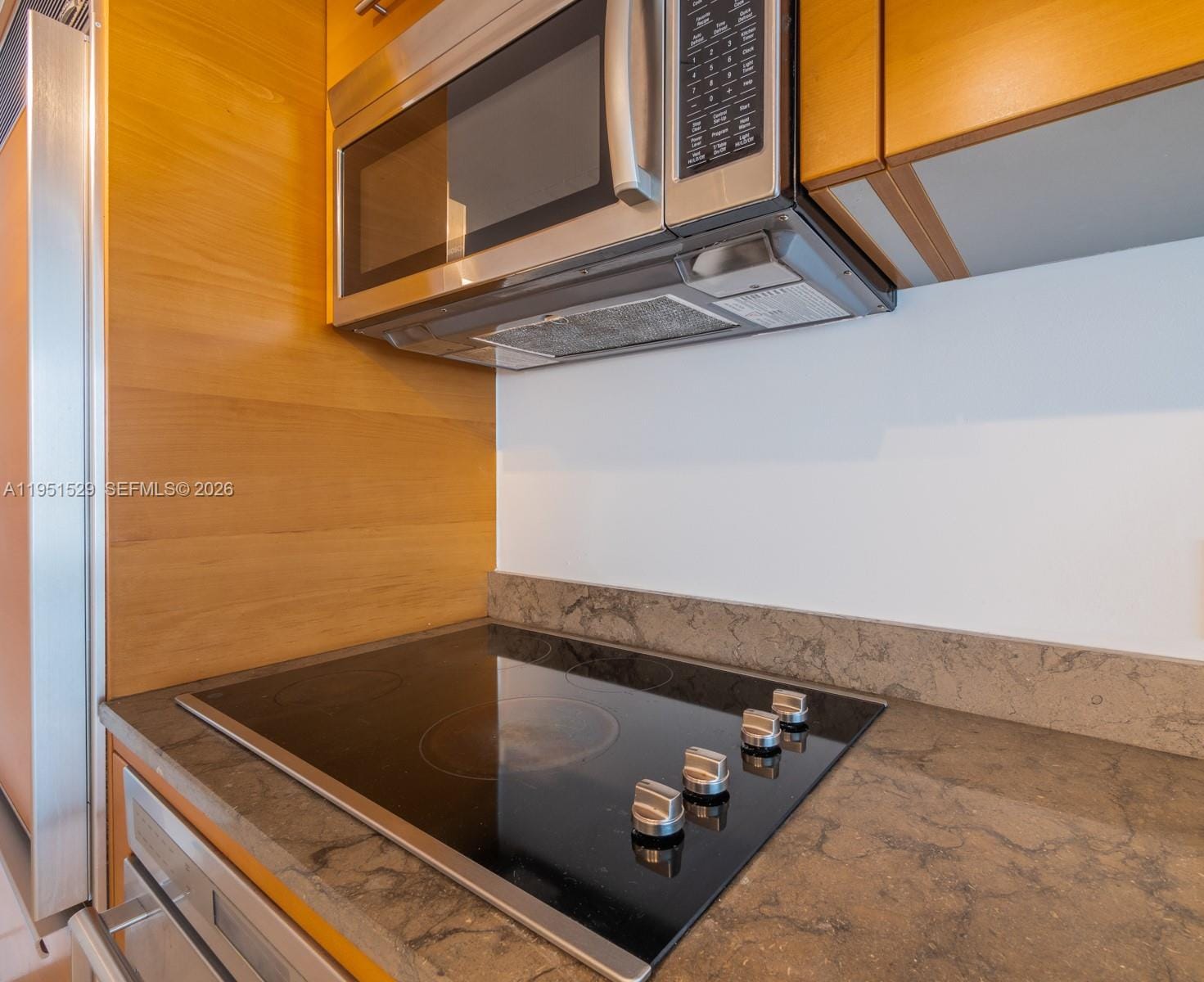 465 Brickell Avenue 2304 — photo 4