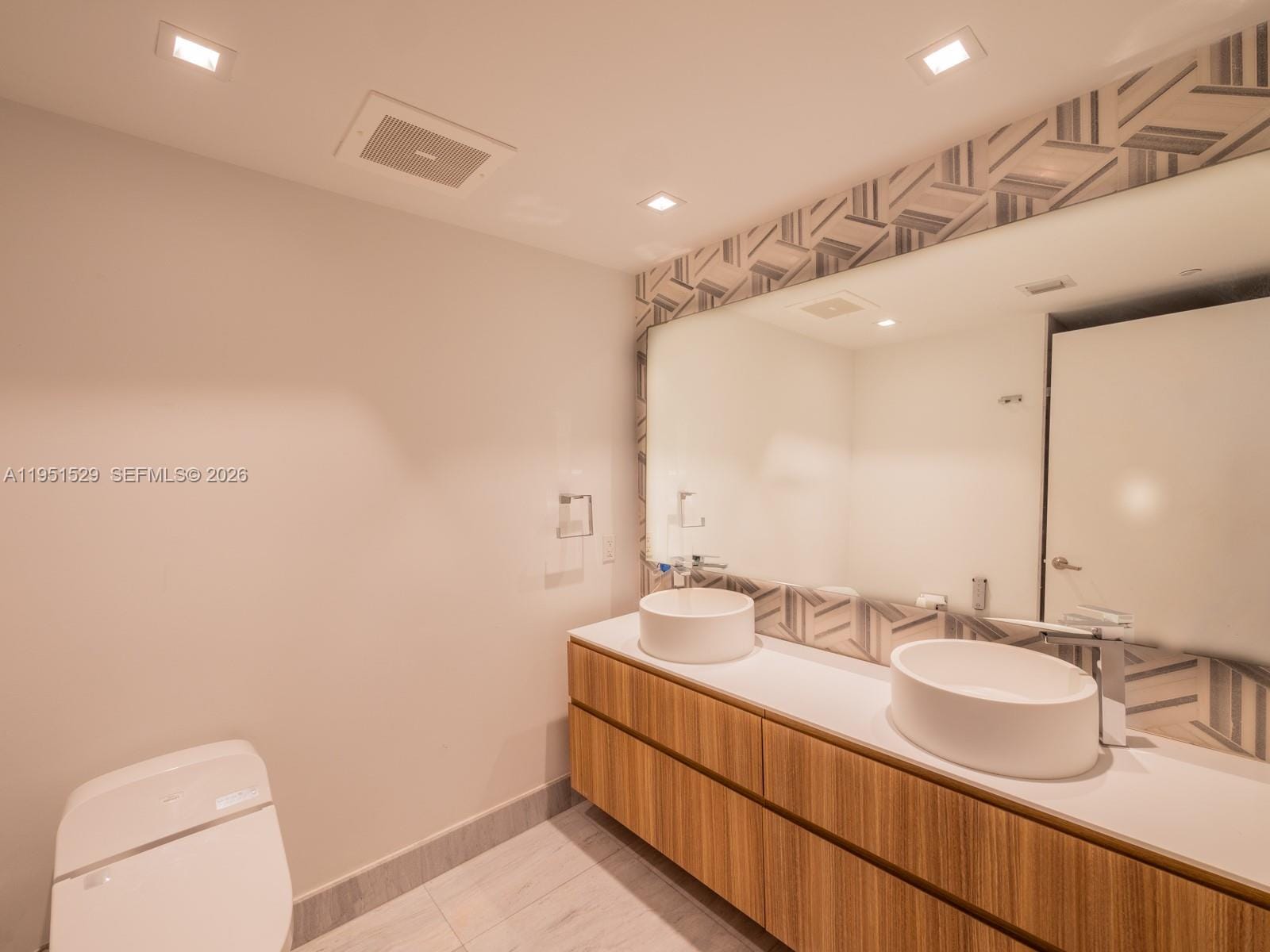 465 Brickell Avenue 2304 — photo 7