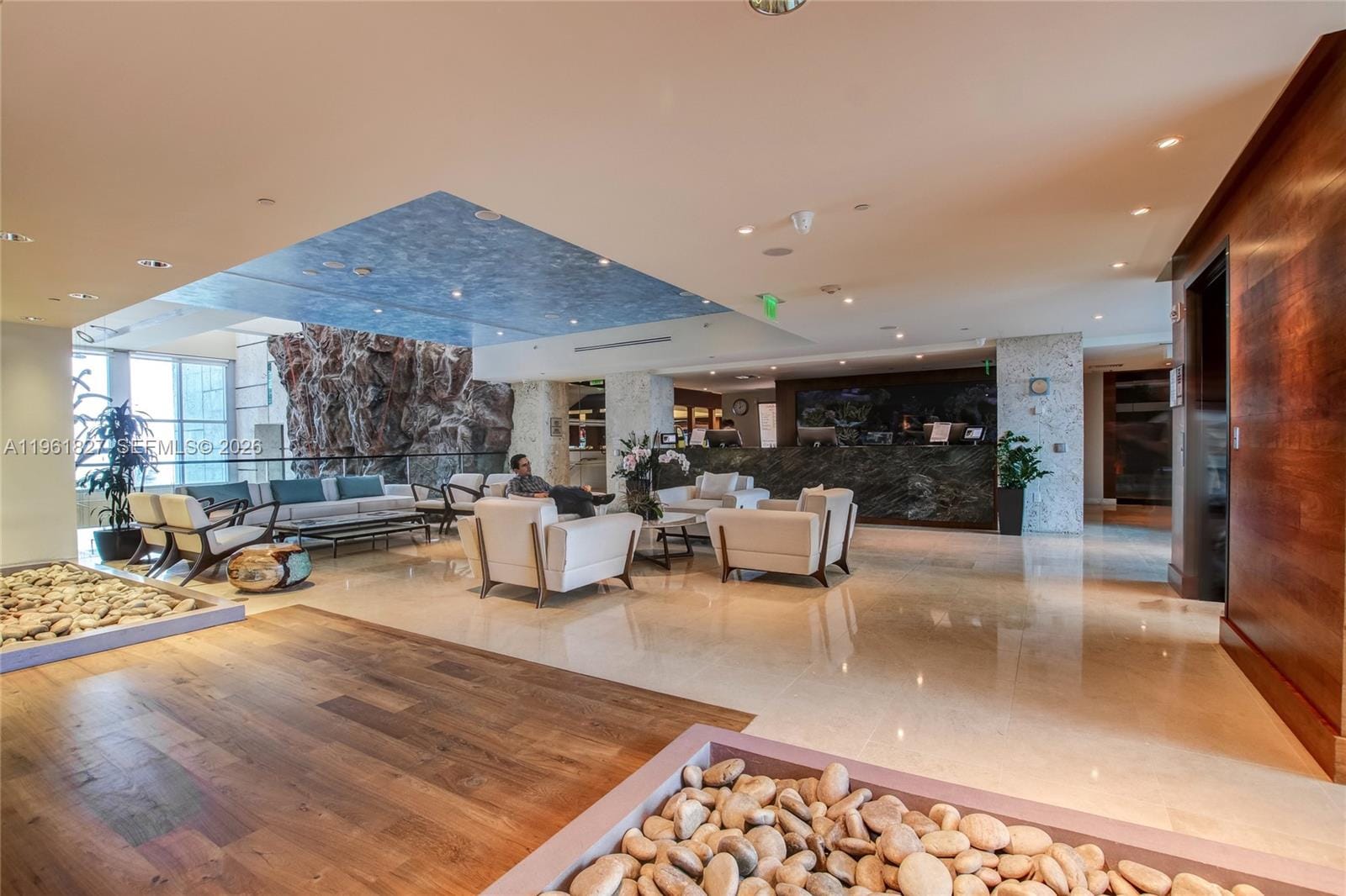 6801 Collins Avenue 1110 (Door 1106), Miami Beach, FL 33141 photo 29