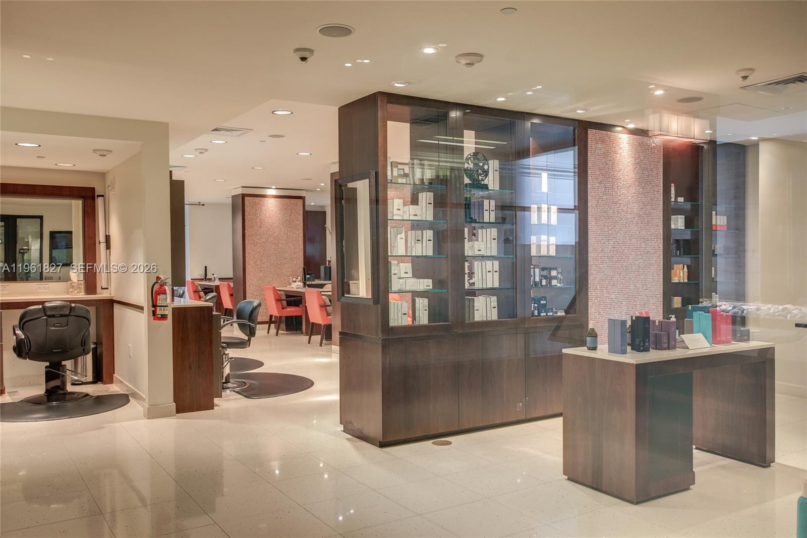 6801 Collins Avenue 1110 (Door 1106), Miami Beach, FL 33141 photo 30