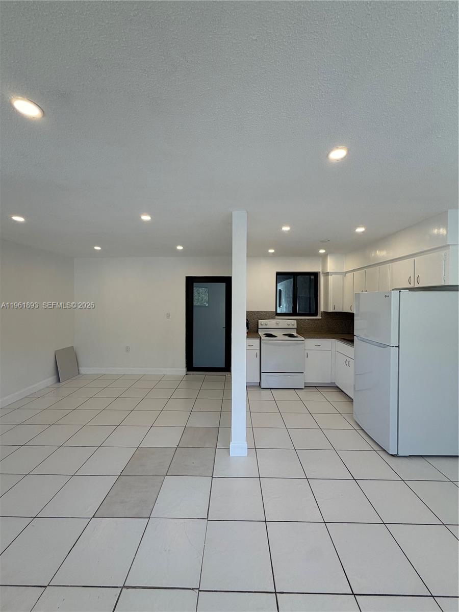 17150 NE 23rd Avenue 10, North Miami Beach, FL 33160, North Miami Beach
