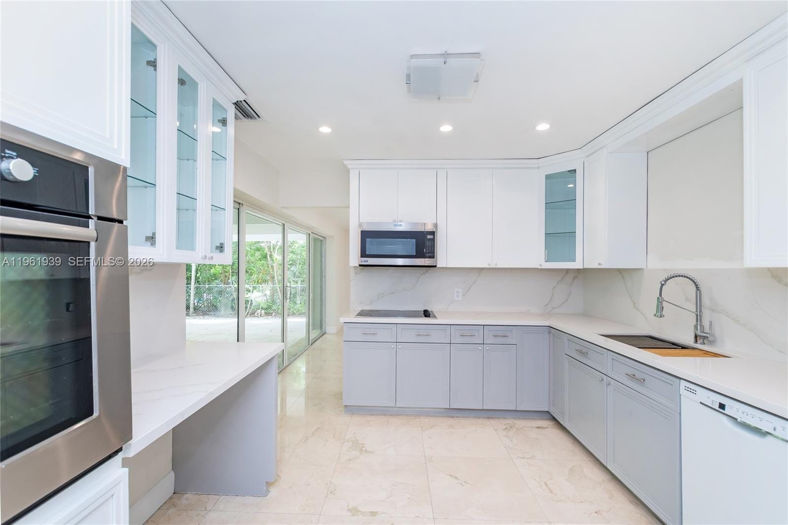 310 Harbor Court — photo 8