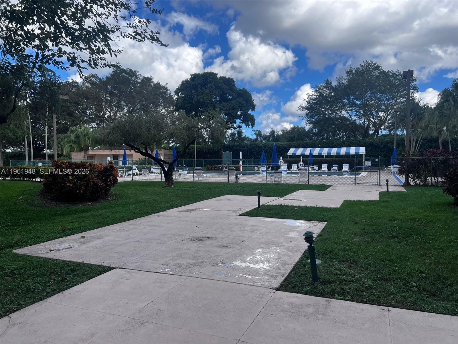 1300 Saint Charles Place L22, Pembroke Pines, FL 33026 photo 18