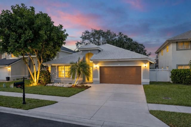 10217 Brookville Lane, sold in Hillsboro Country Club, Boca Raton, FL