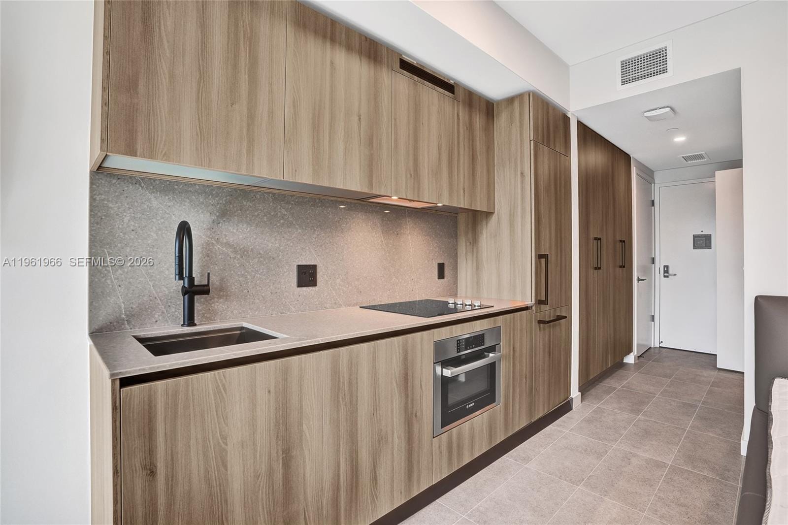121 NE 5th Street 1001B, Miami, FL 33132 photo 15