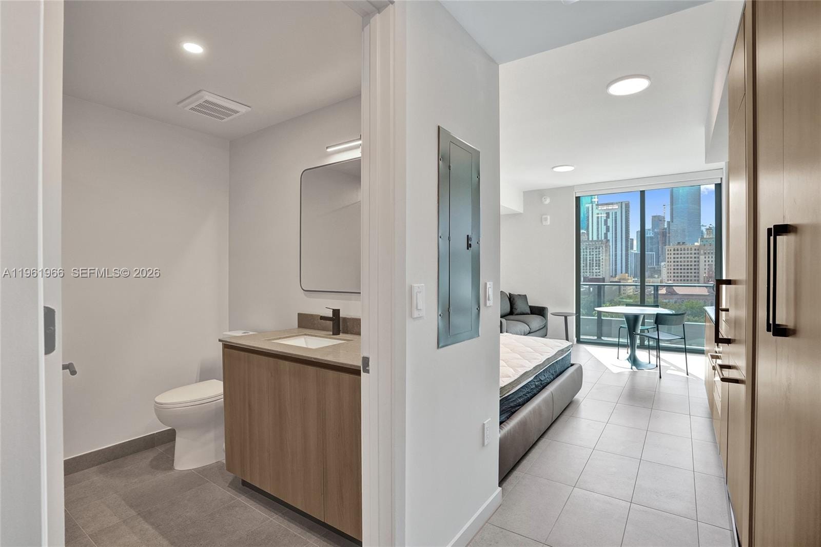 121 NE 5th Street 1001B — photo 3