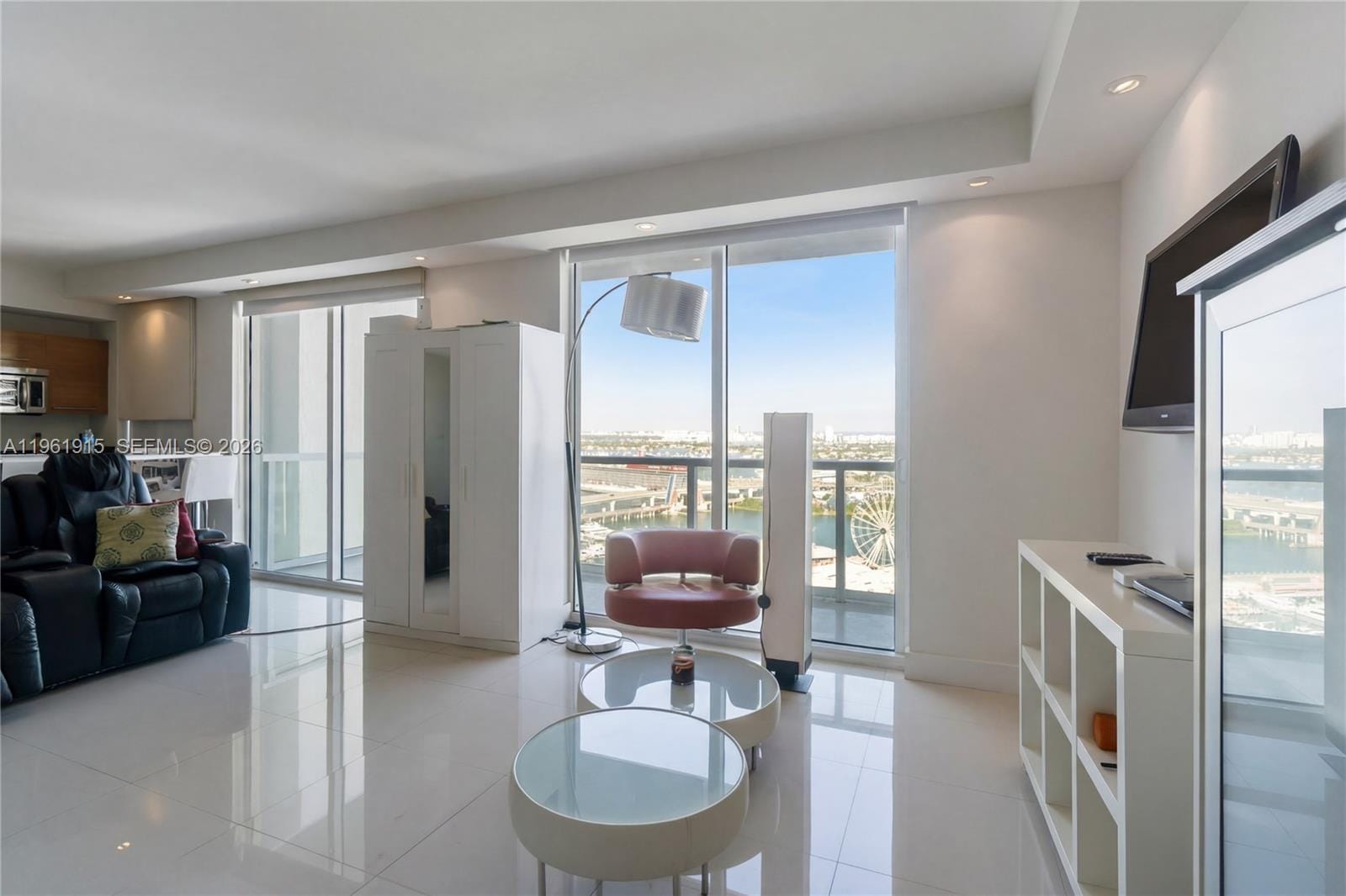 253 NE 2nd Street 3105, Miami, FL 33132 photo 7