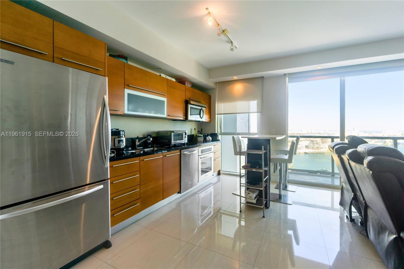 253 NE 2nd Street 3105, Miami, FL 33132 photo 9