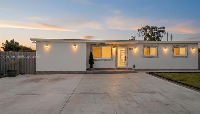 22301 SW 117th Place, Miami, FL 33170
