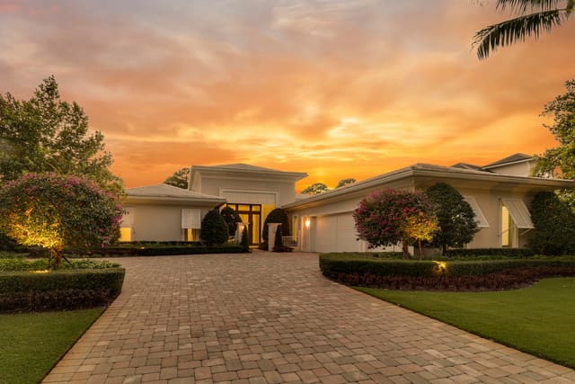 12209 Plantation Way, Palm Beach Gardens, FL 33418