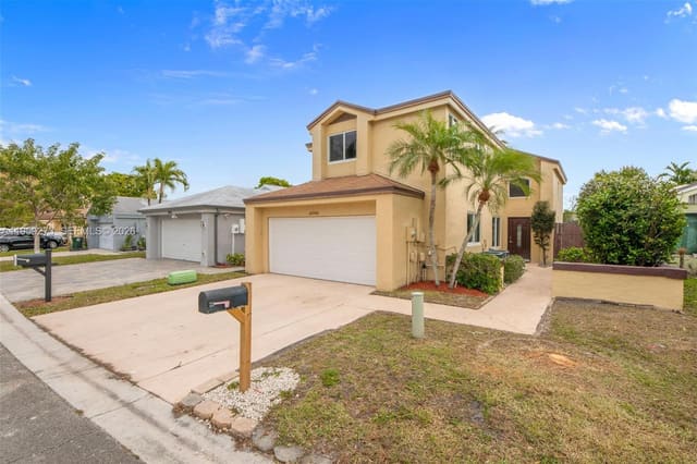 2050 NW 37th Avenue, sold in Lakeview Homes, Coconut Creek, FL