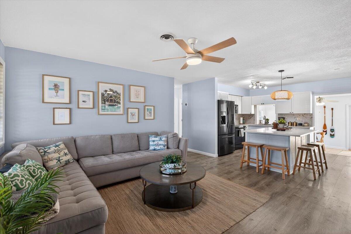 110 NE 30th Street — photo 5