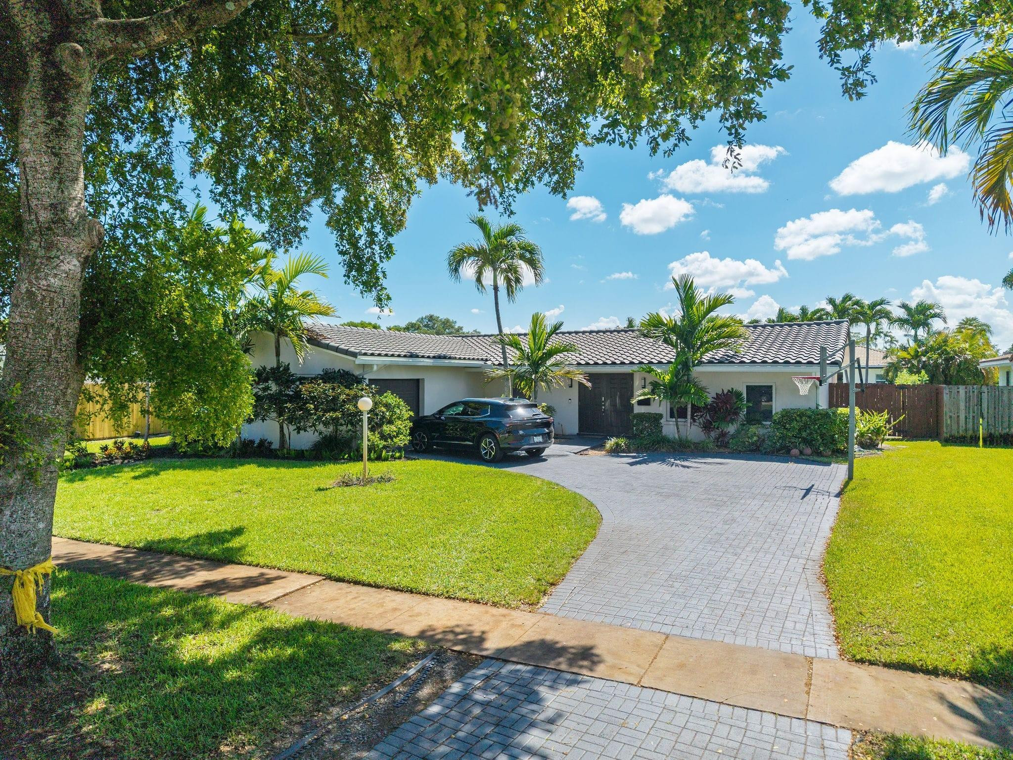 4000 N 36th Avenue, Hollywood, FL 33021, Hollywood