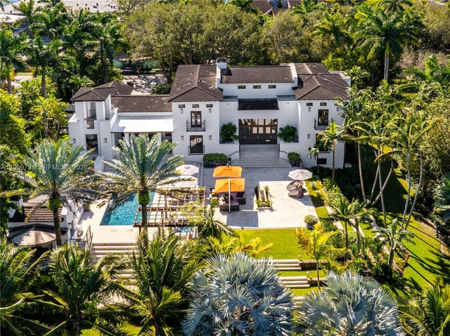 555 Arvida Parkway, sold in Gables Estates No 3, Coral Gables, FL