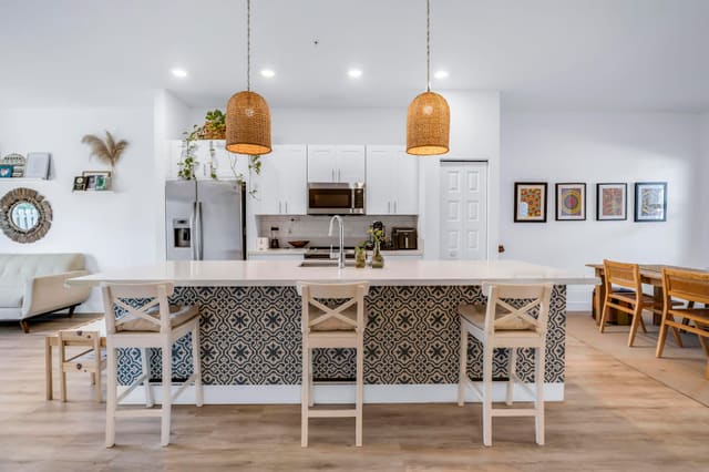 8015 NW 104th Avenue 6, sold in Apex At Park Central Cond, Doral, FL