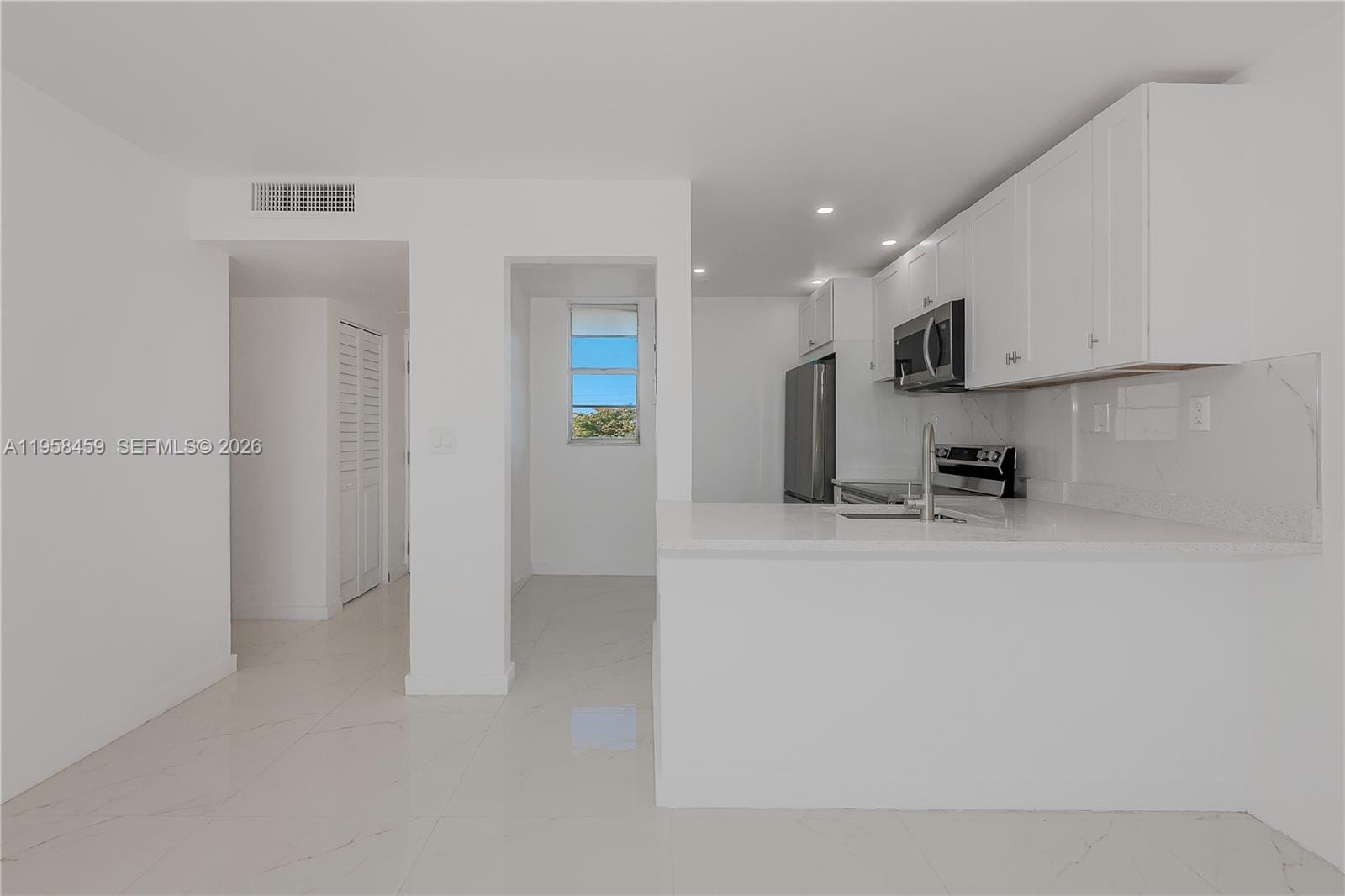 2851 Leonard Drive J405 — photo 11
