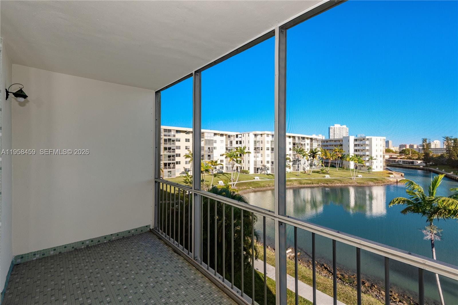 2851 Leonard Drive J405 — photo 4