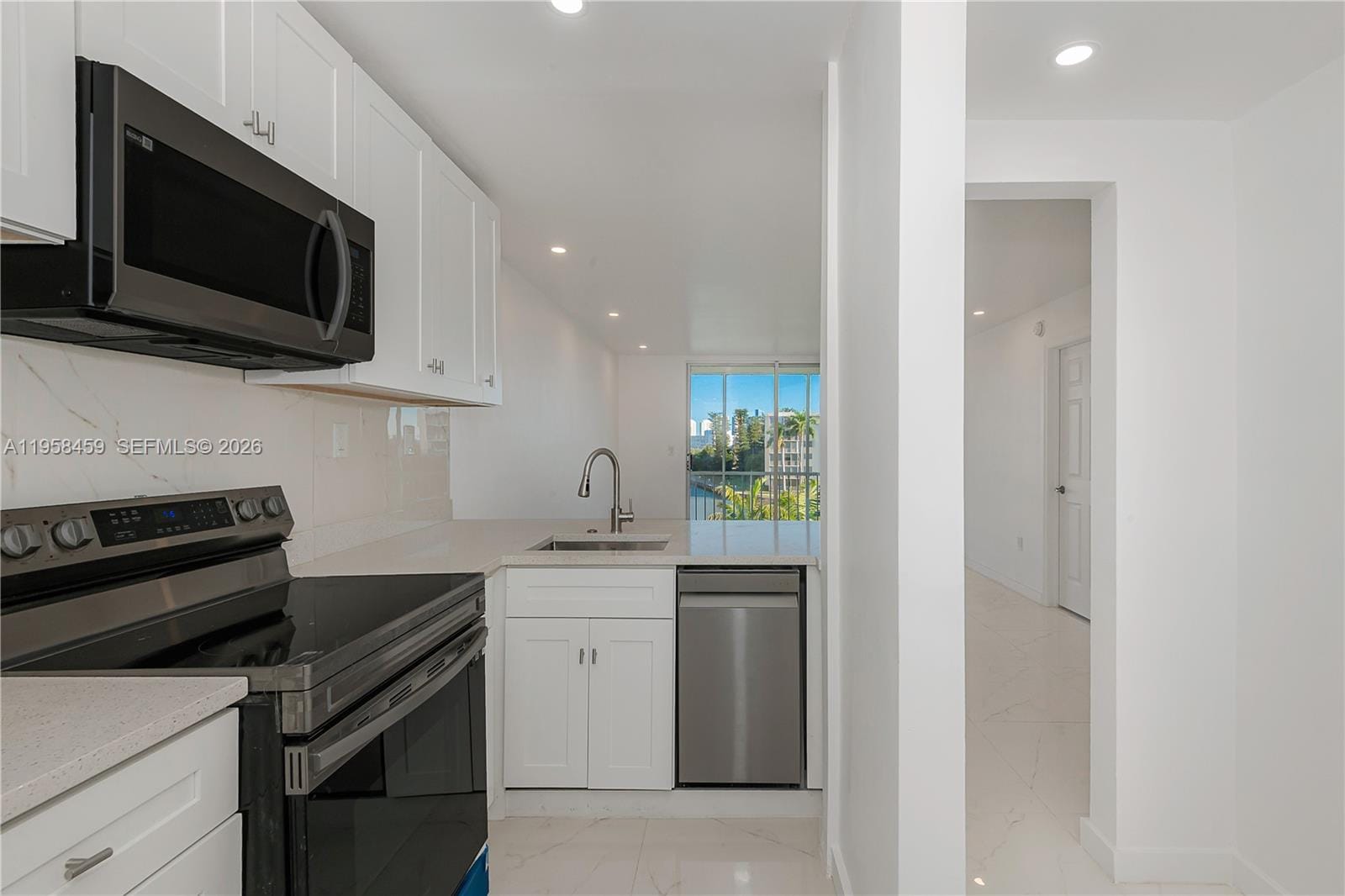2851 Leonard Drive J405 — photo 8