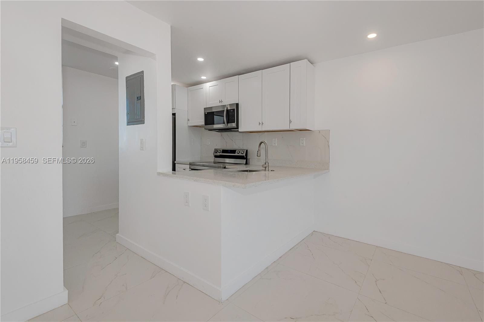 2851 Leonard Drive J405 — photo 10