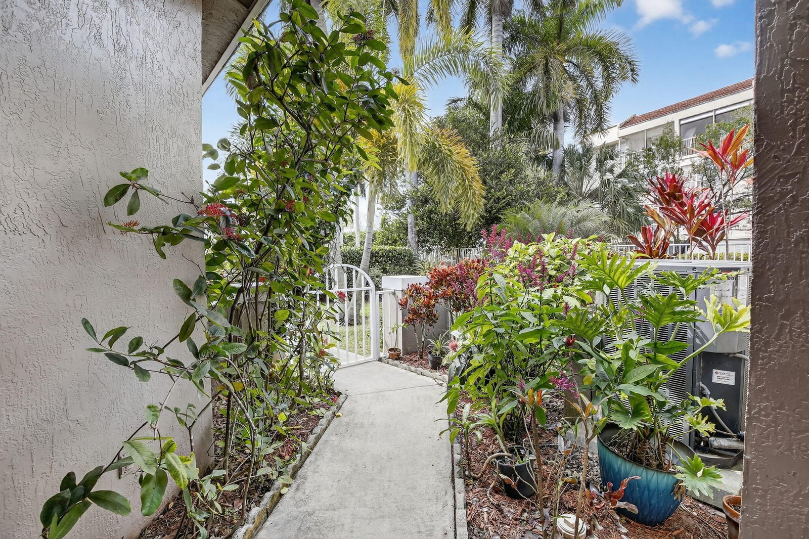 2491 Aragon Boulevard 1 — photo 2