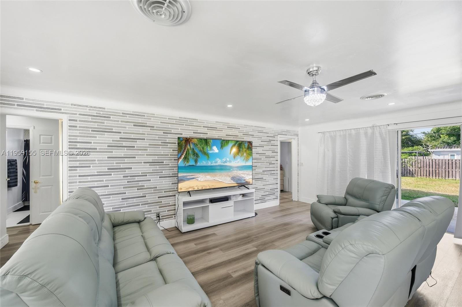 861 N Bel Air Drive, Plantation, FL 33317 photo 2