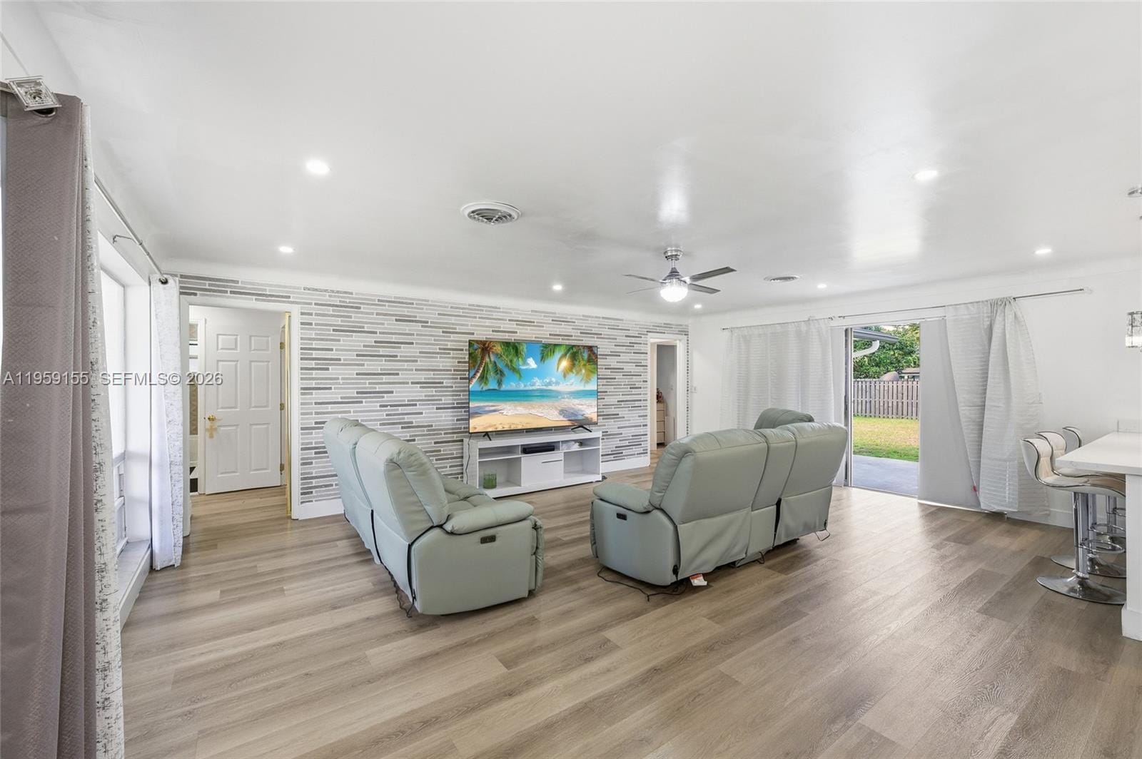 861 N Bel Air Drive, Plantation, FL 33317 photo 4