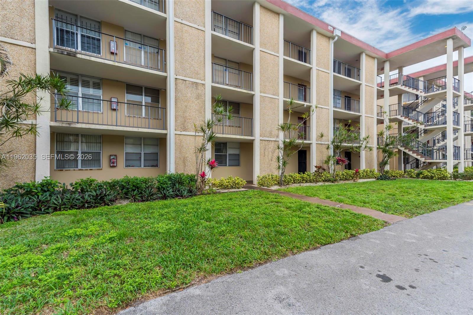 2649 NW 48th Terrace 130, Lauderdale Lakes, FL 33313, Lauderdale Lakes