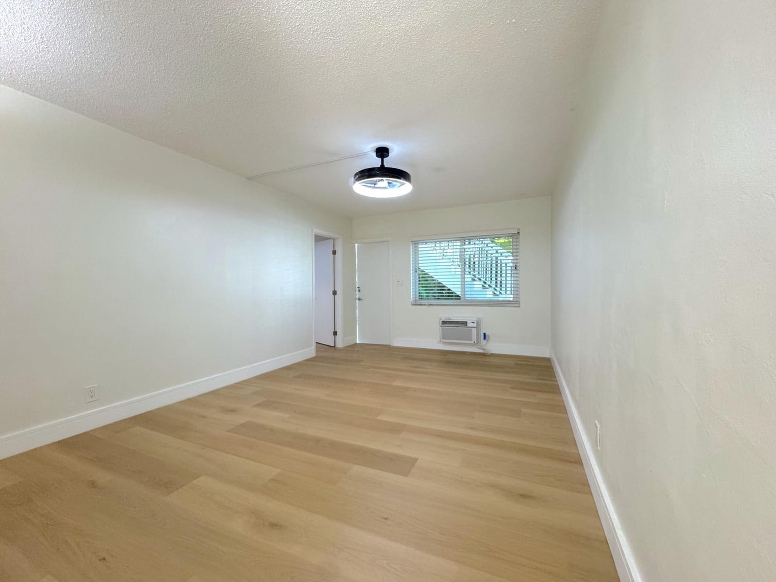 2815 NE 33rd Avenue 106 — photo 5