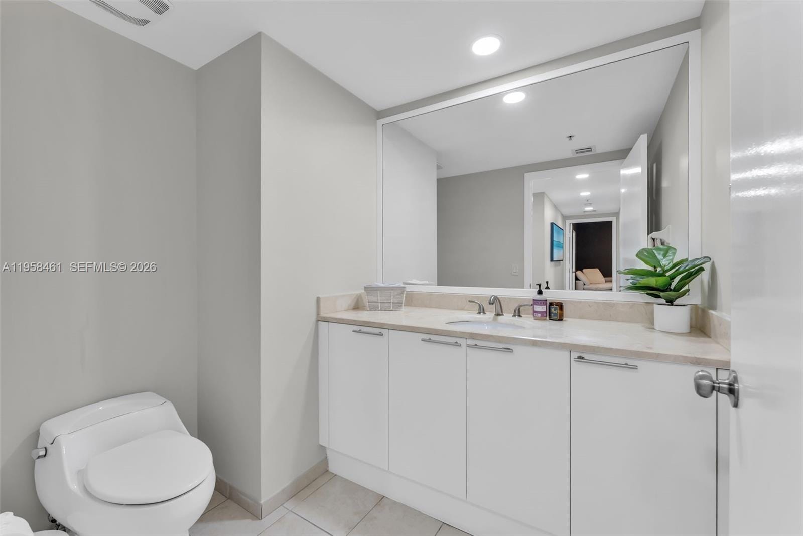 14951 Royal Oaks Lane 2201, North Miami, FL 33181 photo 13