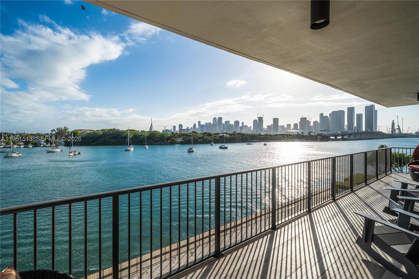 1000 Venetian Way 403 — photo 2