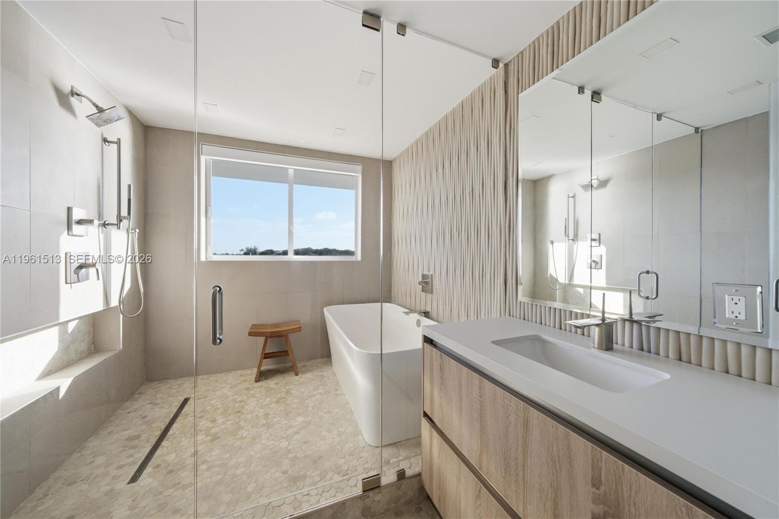 1000 Venetian Way 403 — photo 12