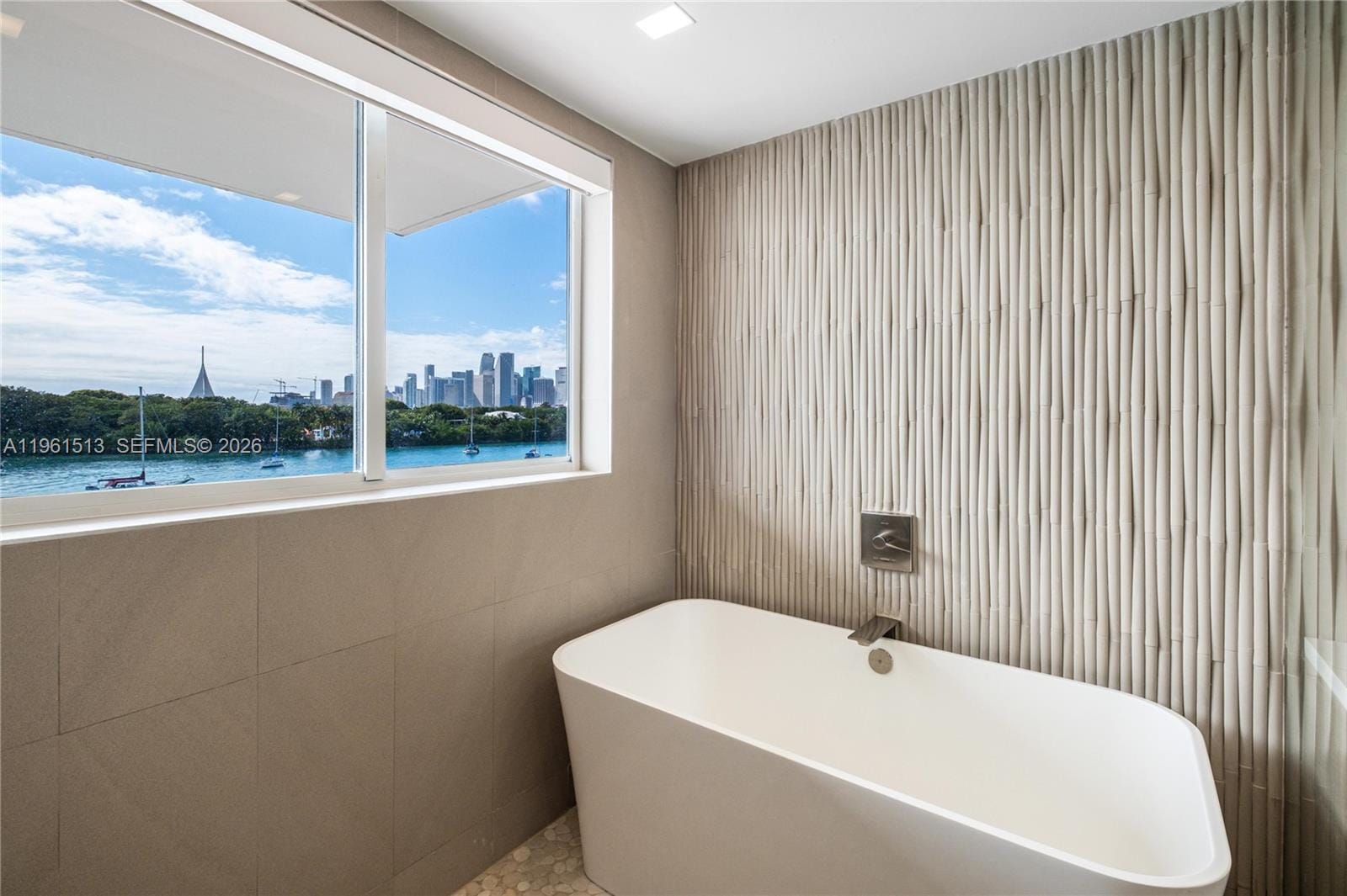 1000 Venetian Way 403, Miami Beach, FL 33139 photo 13