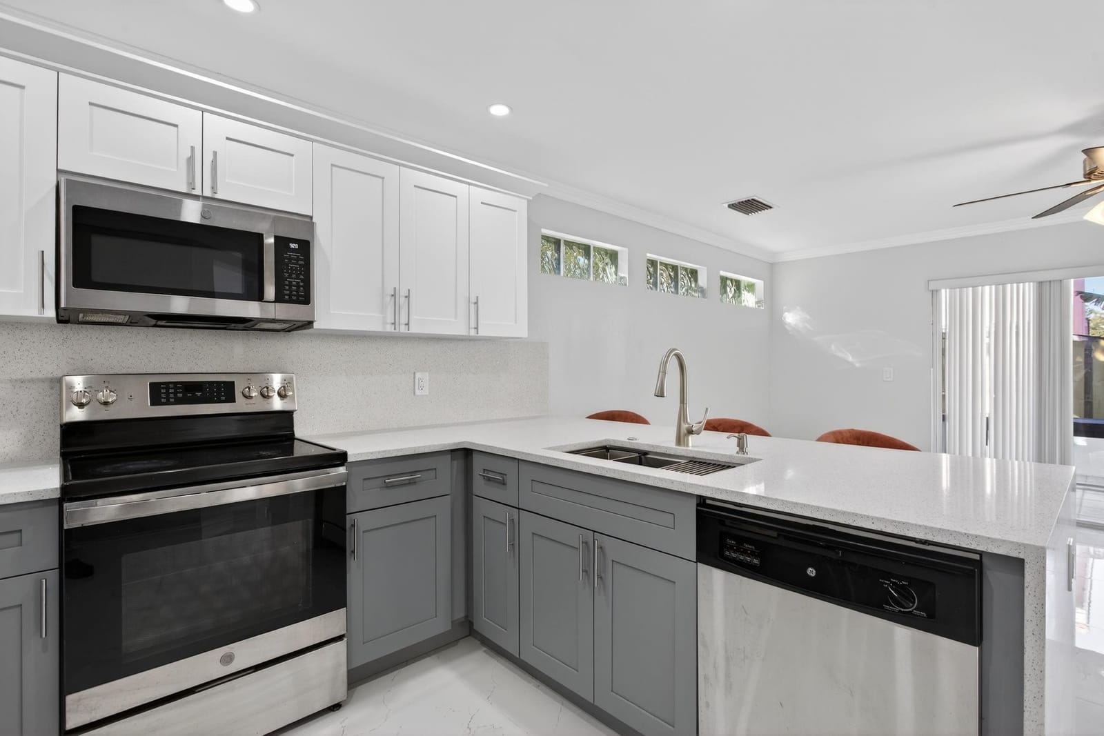 3385 Seabreeze Lane — photo 9