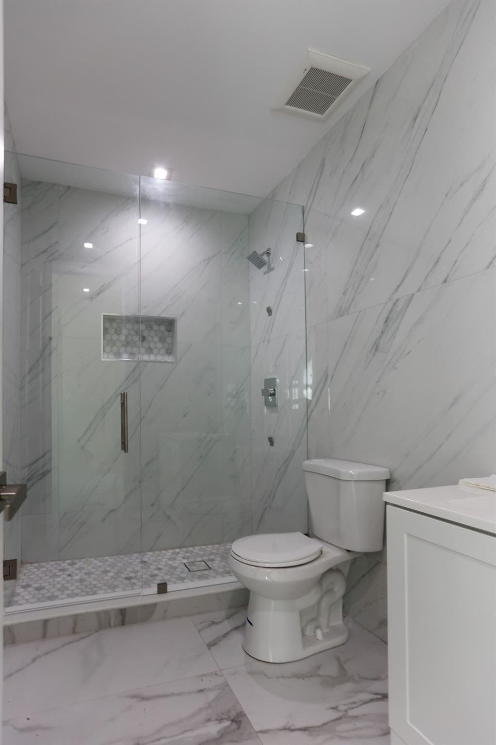 2421 NE 201st Street, Miami, FL 33180 photo 14