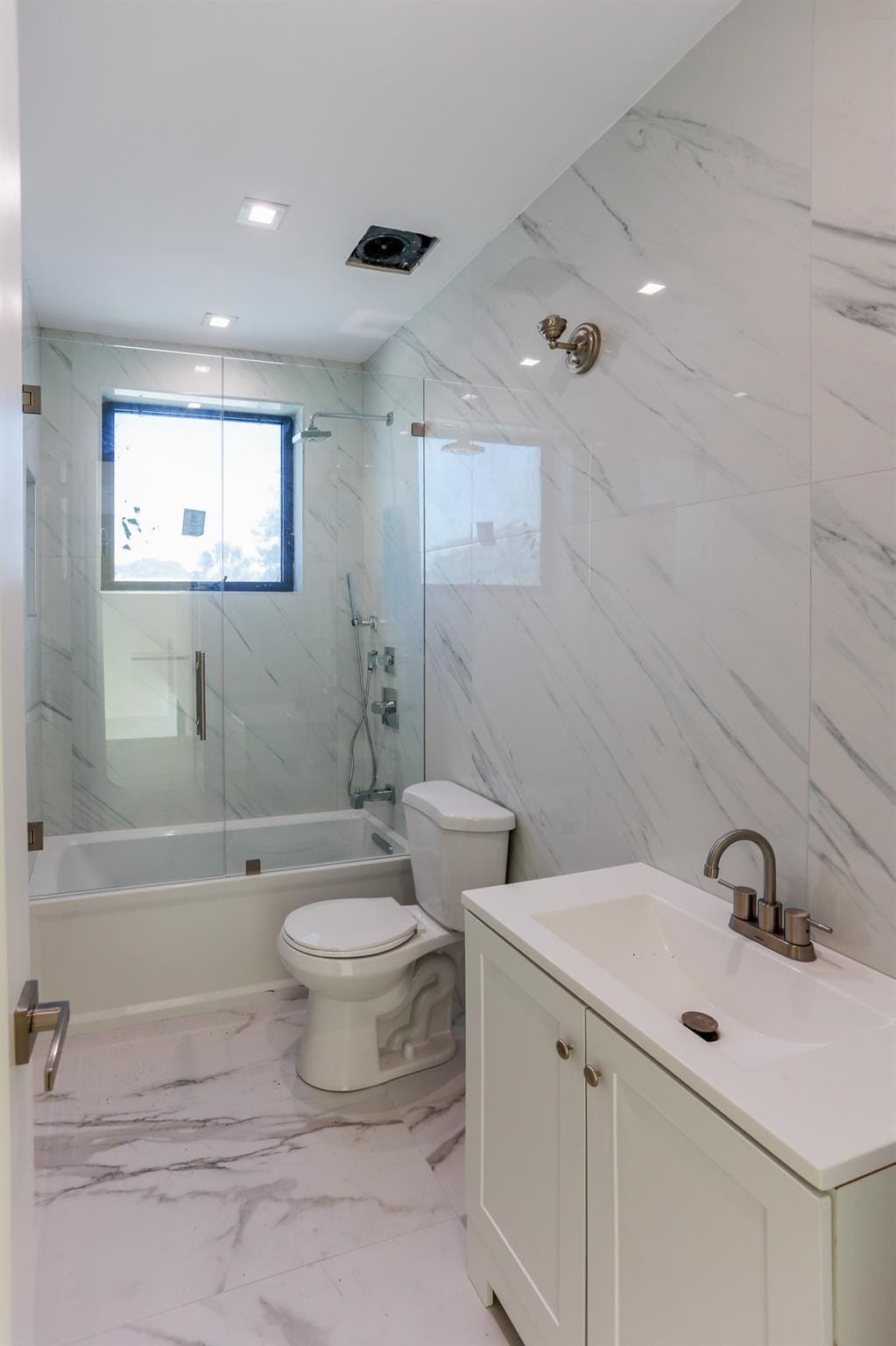 2421 NE 201st Street, Miami, FL 33180 photo 18